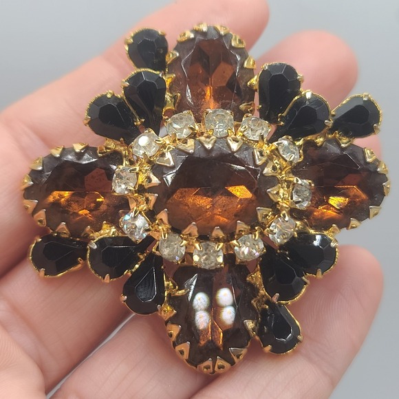 Vintage Rhinestone Brooch Brown Cupcake Setting Gold Tone‎ Heavy - Picture 9 of 10